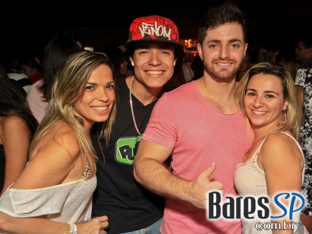 Inauguração do Burgues Bar aconteceu no sábado na Vila Olímpia Inauguração do Burgues Bar aconteceu no sábado na Vila Olímpia