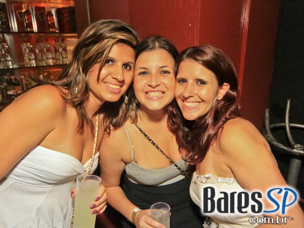 Inauguração do Burgues Bar aconteceu no sábado na Vila Olímpia Inauguração do Burgues Bar aconteceu no sábado na Vila Olímpia