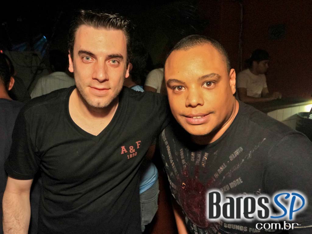 Inauguração do Burgues Bar aconteceu no sábado na Vila Olímpia Inauguração do Burgues Bar aconteceu no sábado na Vila Olímpia