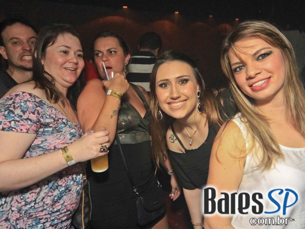 Inauguração do Burgues Bar aconteceu no sábado na Vila Olímpia Inauguração do Burgues Bar aconteceu no sábado na Vila Olímpia