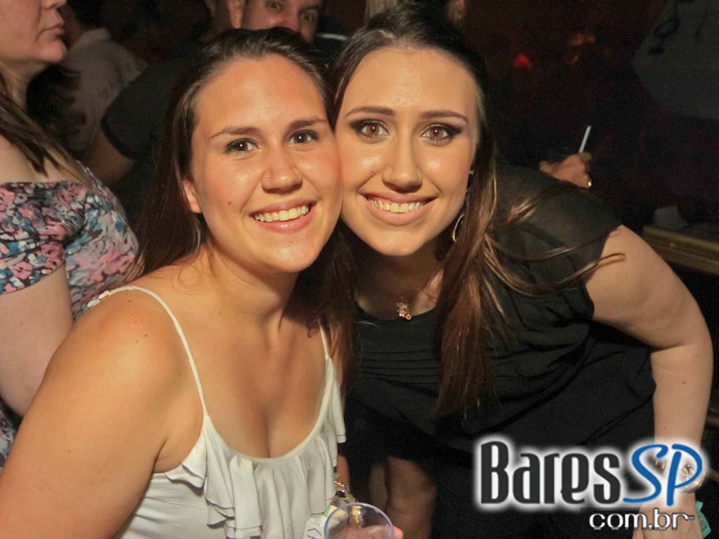 Inauguração do Burgues Bar aconteceu no sábado na Vila Olímpia Inauguração do Burgues Bar aconteceu no sábado na Vila Olímpia