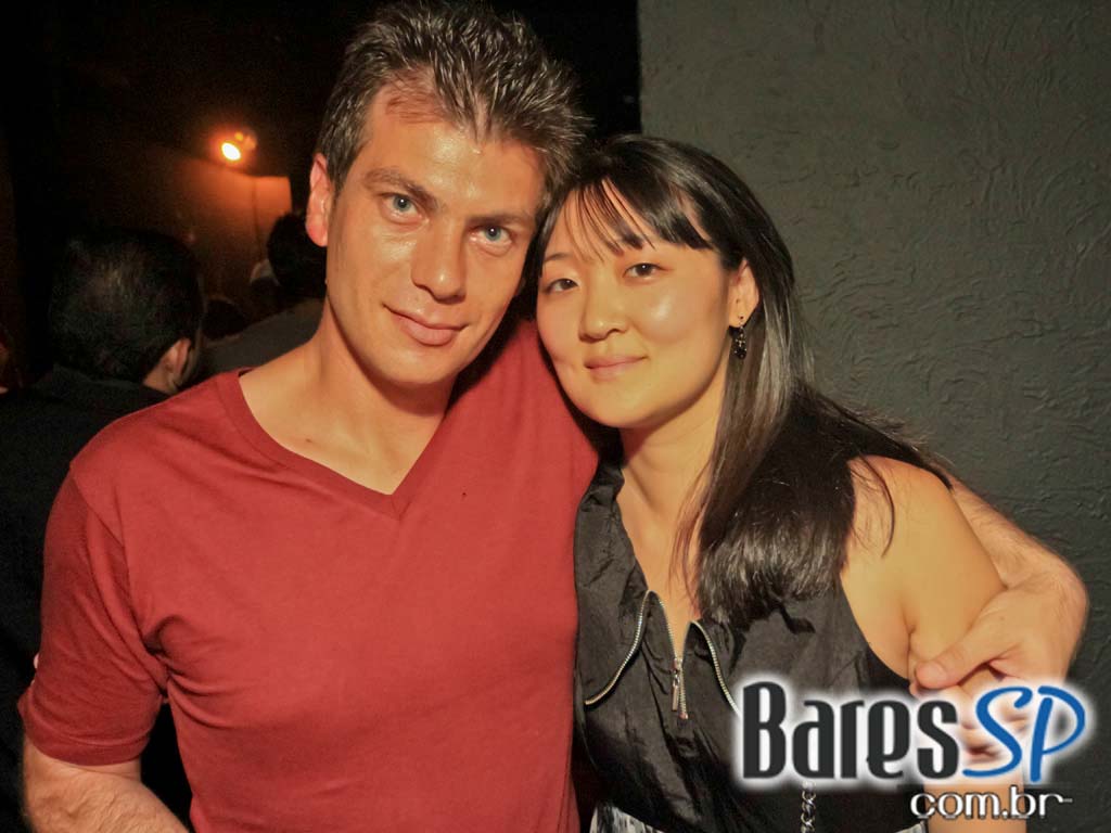 Inauguração do Burgues Bar aconteceu no sábado na Vila Olímpia Inauguração do Burgues Bar aconteceu no sábado na Vila Olímpia