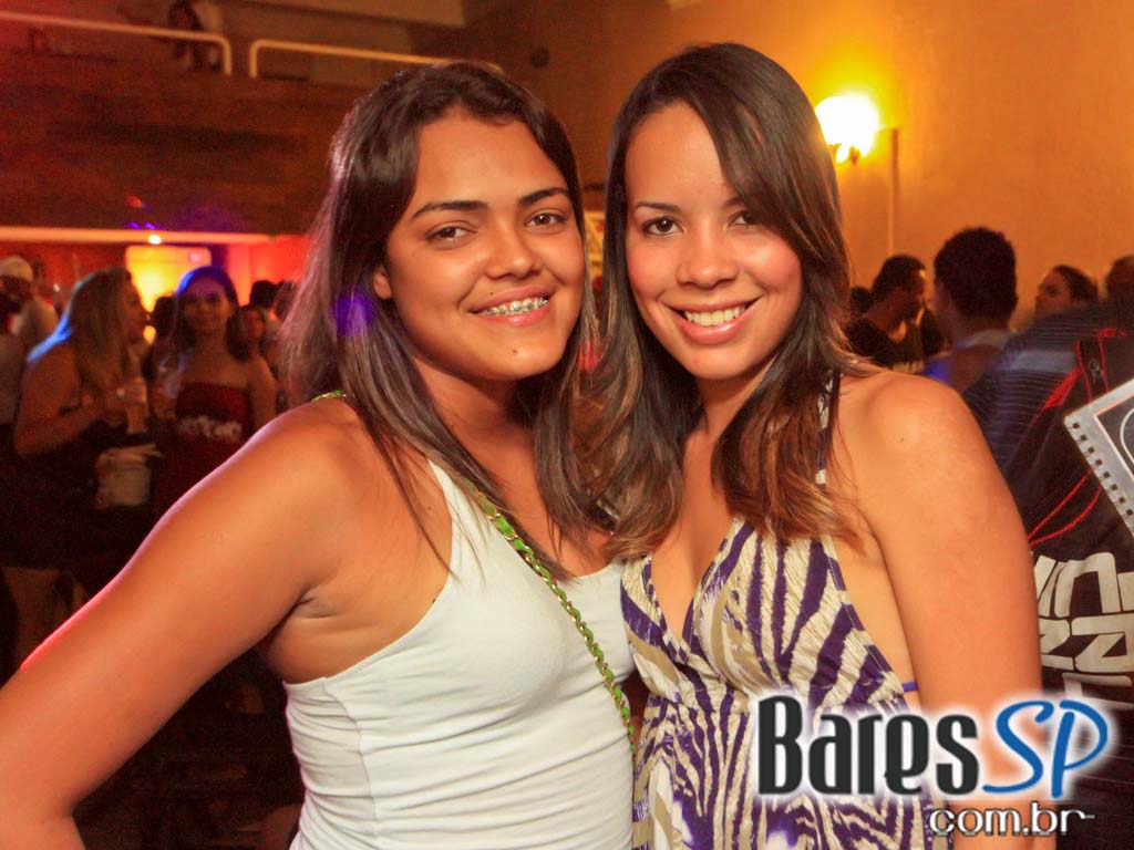 Happy Hour e atrações especiais na sexta-feira do Santa Olívia Happy Hour e atrações especiais na sexta-feira do Santa Olívia