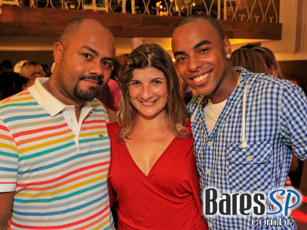 Happy Hour e atrações especiais na sexta-feira do Santa Olívia Happy Hour e atrações especiais na sexta-feira do Santa Olívia