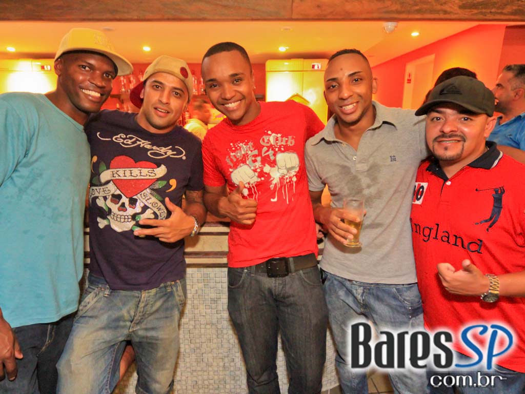 Happy Hour e atrações especiais na sexta-feira do Santa Olívia Happy Hour e atrações especiais na sexta-feira do Santa Olívia