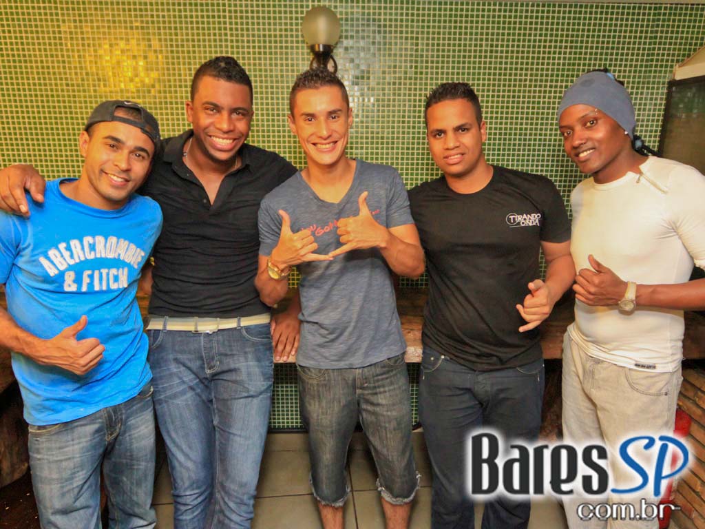 Happy Hour e atrações especiais na sexta-feira do Santa Olívia Happy Hour e atrações especiais na sexta-feira do Santa Olívia