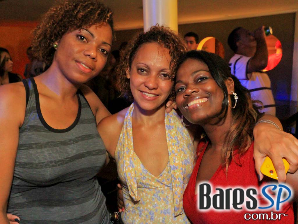 Happy Hour e atrações especiais na sexta-feira do Santa Olívia Happy Hour e atrações especiais na sexta-feira do Santa Olívia