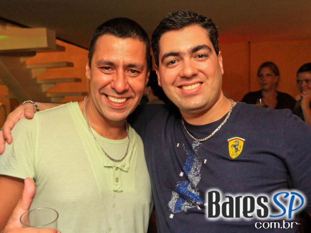 Happy Hour e atrações especiais na sexta-feira do Santa Olívia Happy Hour e atrações especiais na sexta-feira do Santa Olívia