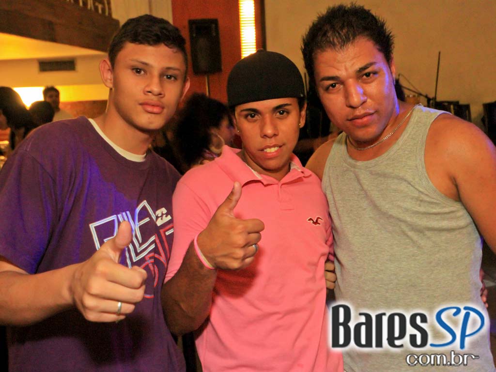 Happy Hour e atrações especiais na sexta-feira do Santa Olívia Happy Hour e atrações especiais na sexta-feira do Santa Olívia