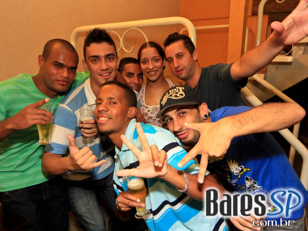 Happy Hour e atrações especiais na sexta-feira do Santa Olívia Happy Hour e atrações especiais na sexta-feira do Santa Olívia