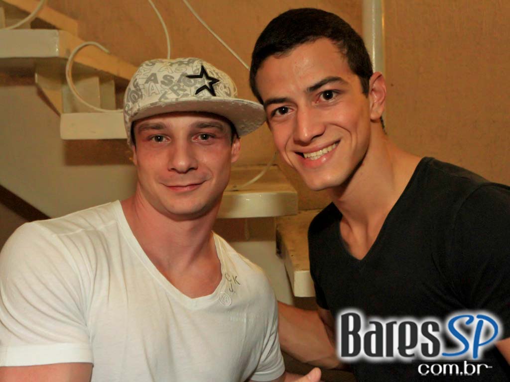 Happy Hour e atrações especiais na sexta-feira do Santa Olívia Happy Hour e atrações especiais na sexta-feira do Santa Olívia