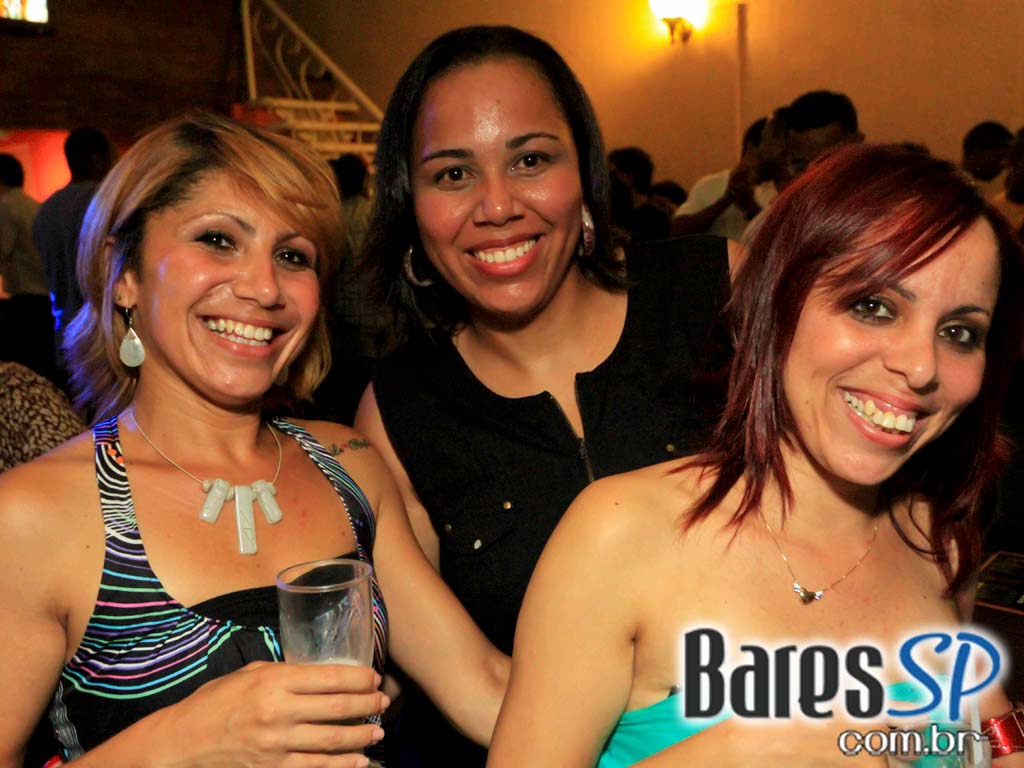 Happy Hour e atrações especiais na sexta-feira do Santa Olívia Happy Hour e atrações especiais na sexta-feira do Santa Olívia