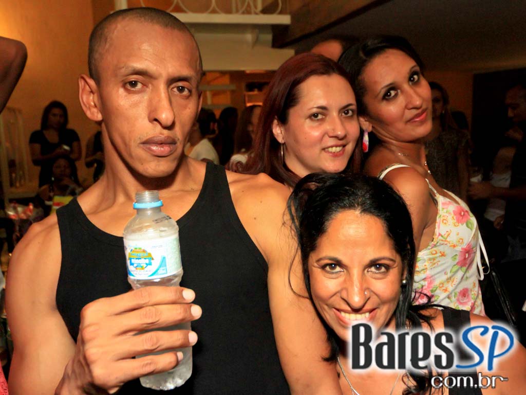 Happy Hour e atrações especiais na sexta-feira do Santa Olívia Happy Hour e atrações especiais na sexta-feira do Santa Olívia