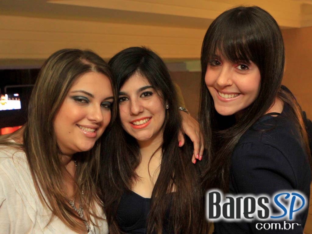 Santa Olivia embalou a noite de sábado com a Festa Comics Santa Olivia embalou a noite de sábado com a Festa Comics