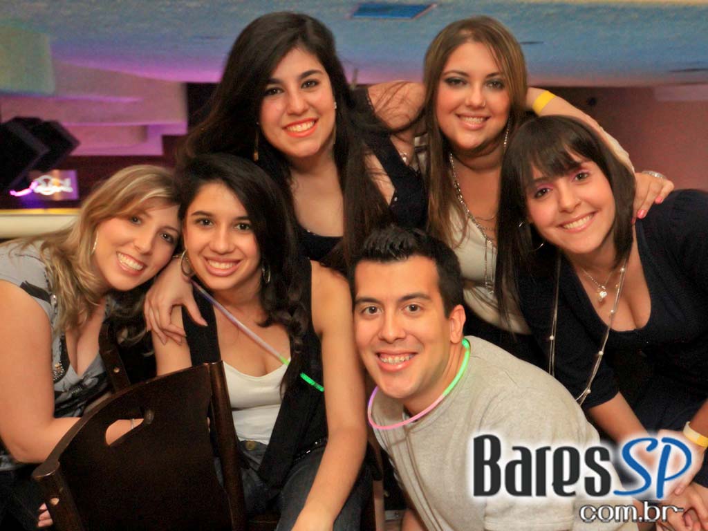 Santa Olivia embalou a noite de sábado com a Festa Comics Santa Olivia embalou a noite de sábado com a Festa Comics