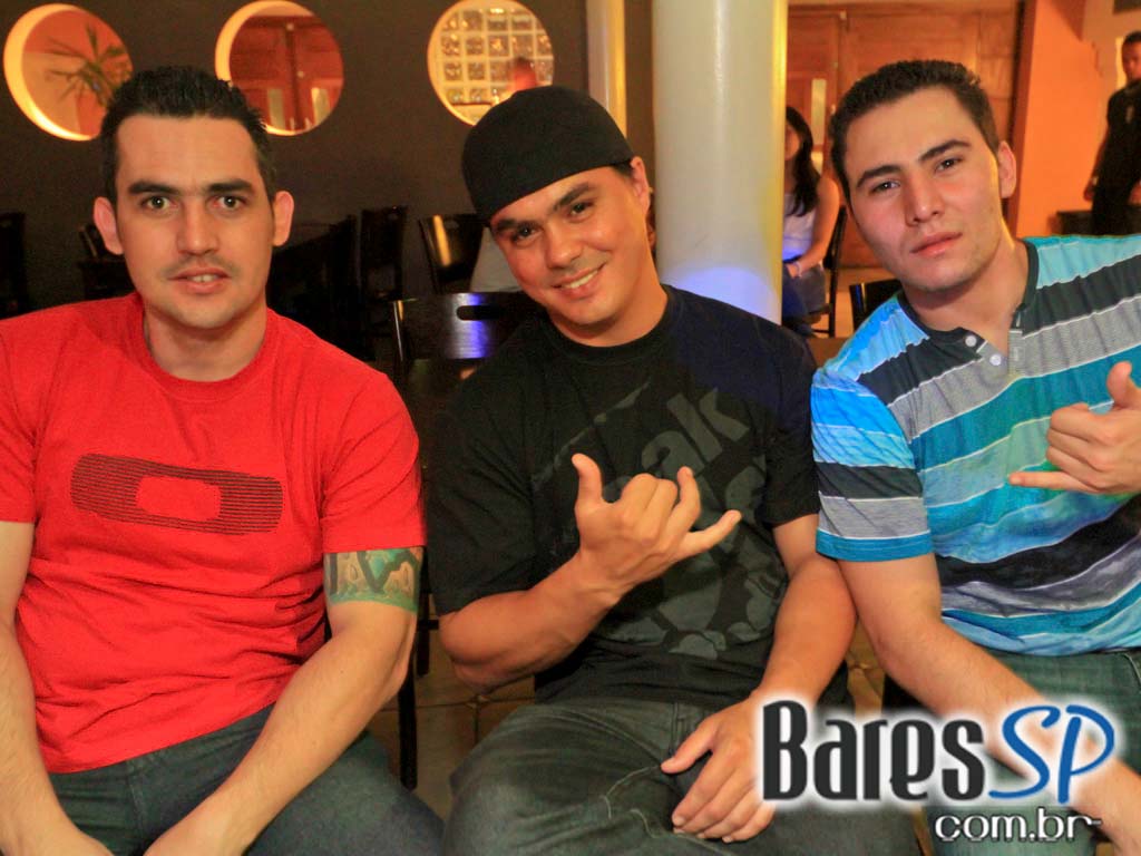 Santa Olivia embalou a noite de sábado com a Festa Comics Santa Olivia embalou a noite de sábado com a Festa Comics