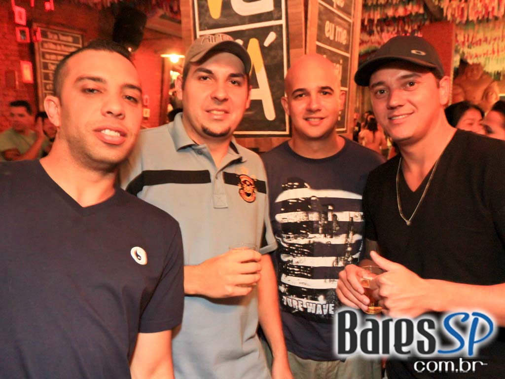 Macarronada, Futebol e Roda de Samba no Templo Bar Macarronada, Futebol e Roda de Samba no Templo Bar