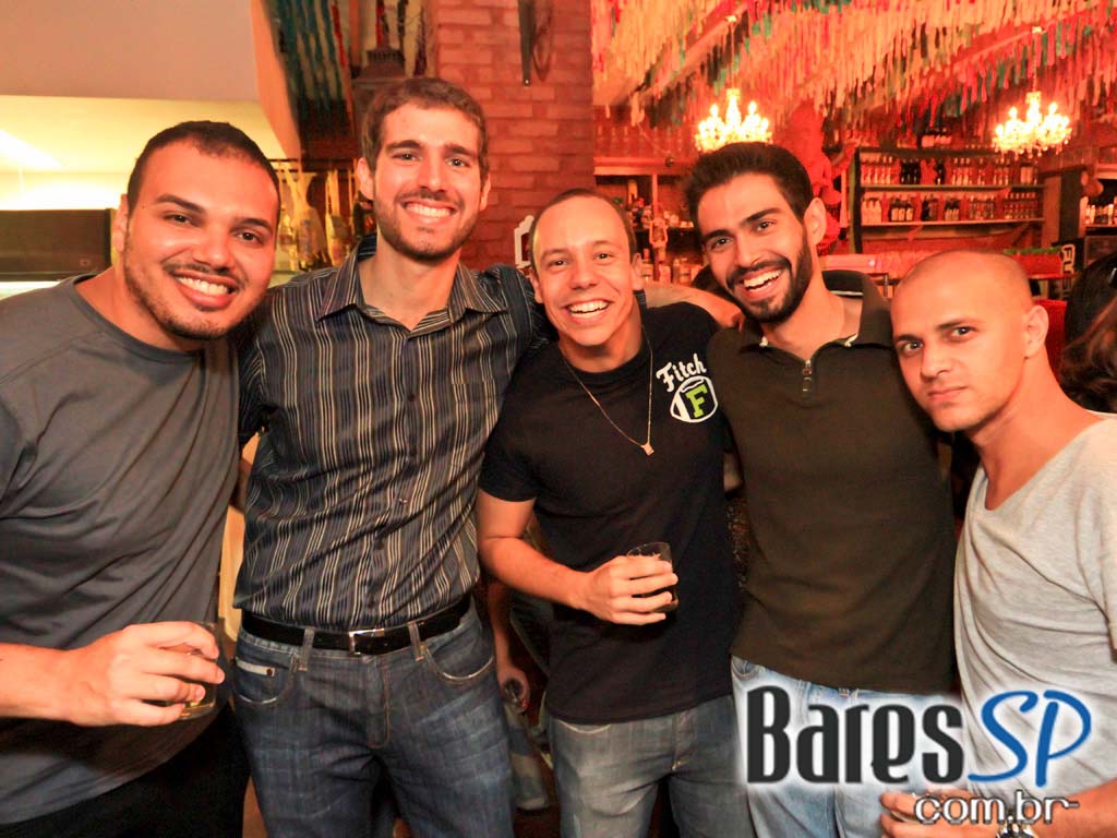 Macarronada, Futebol e Roda de Samba no Templo Bar Macarronada, Futebol e Roda de Samba no Templo Bar