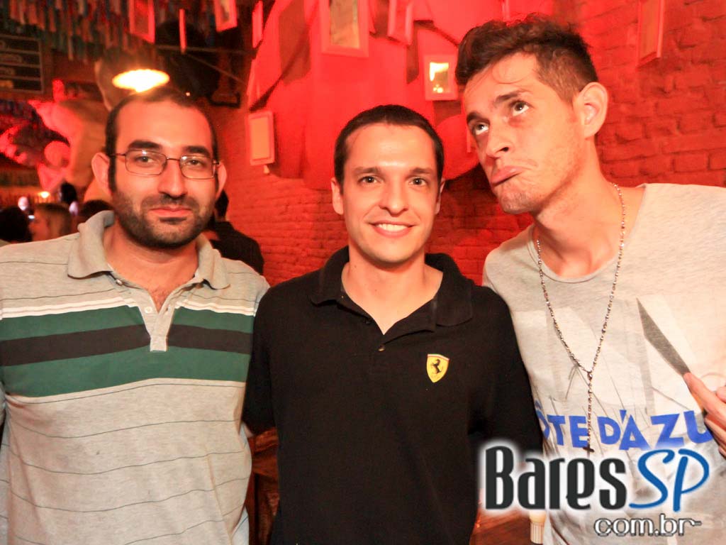 Macarronada, Futebol e Roda de Samba no Templo Bar Macarronada, Futebol e Roda de Samba no Templo Bar