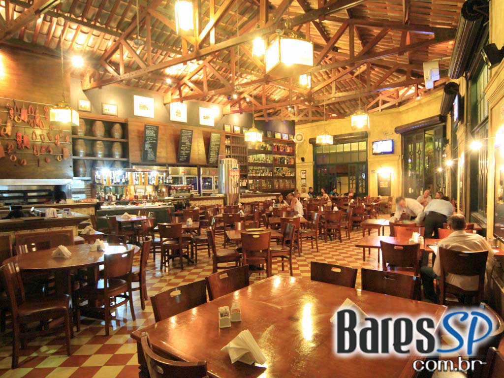 Cardápio variado de petiscos e bebidas no domingo da 1º Cervejaria da Mooca Cardápio variado de petiscos e bebidas no domingo da 1º Cervejaria da Mooca