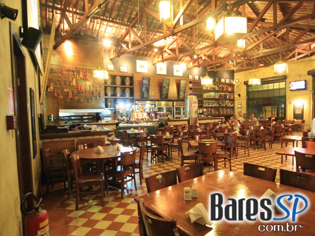 Cardápio variado de petiscos e bebidas no domingo da 1º Cervejaria da Mooca Cardápio variado de petiscos e bebidas no domingo da 1º Cervejaria da Mooca