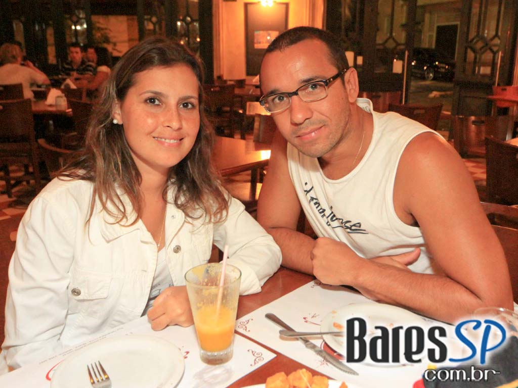 Cardápio variado de petiscos e bebidas no domingo da 1º Cervejaria da Mooca Cardápio variado de petiscos e bebidas no domingo da 1º Cervejaria da Mooca