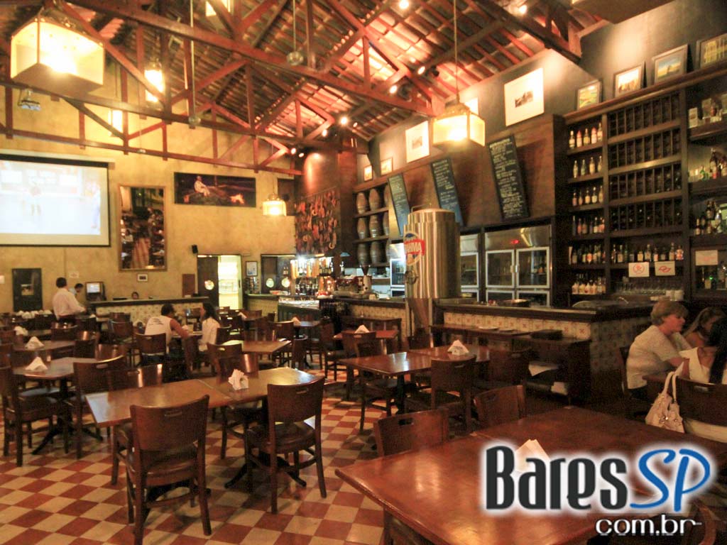 Cardápio variado de petiscos e bebidas no domingo da 1º Cervejaria da Mooca Cardápio variado de petiscos e bebidas no domingo da 1º Cervejaria da Mooca