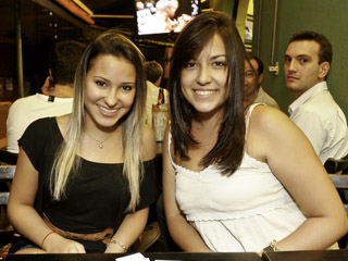 Happy Hour com cerveja gelada no Bar do Plínio