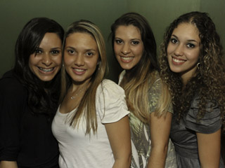 Os melhores hits do samba na noite de sexta-feira do Fidalga 33