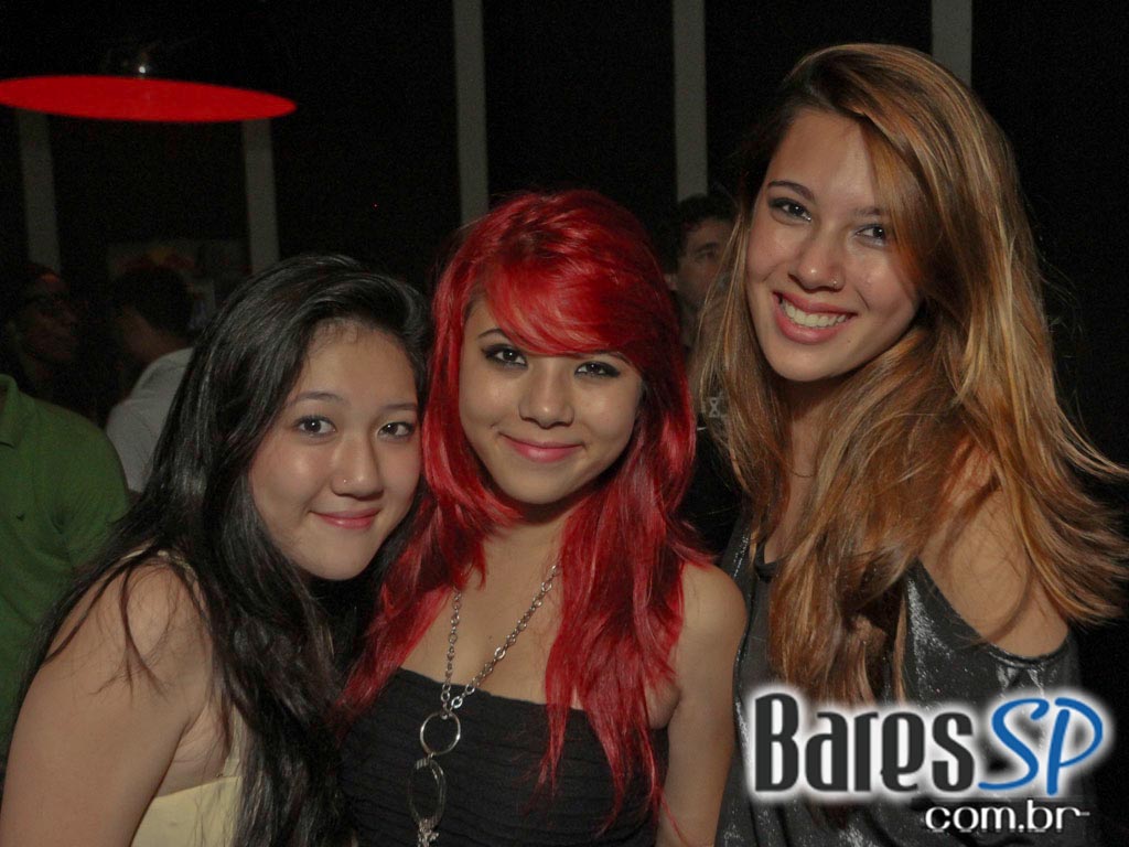 DJs convidados na noite de sexta-feira na The Week DJs convidados na noite de sexta-feira na The Week