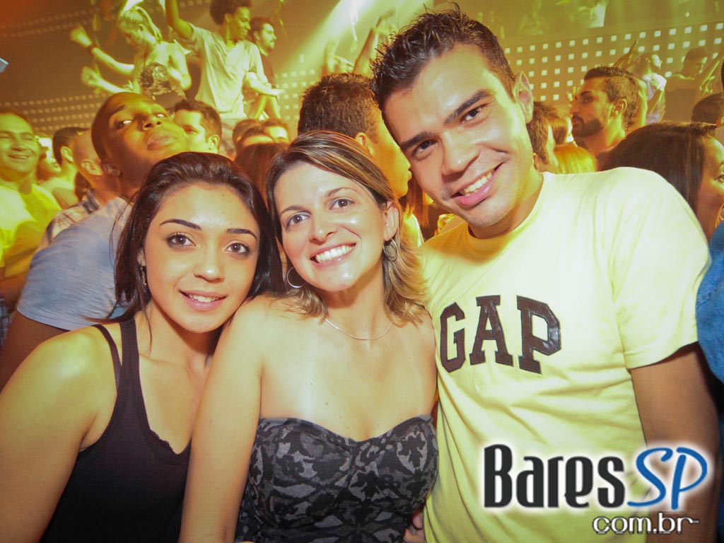 DJs convidados na noite de sexta-feira na The Week DJs convidados na noite de sexta-feira na The Week