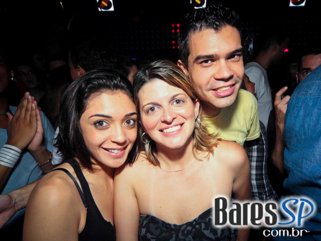 DJs convidados na noite de sexta-feira na The Week DJs convidados na noite de sexta-feira na The Week