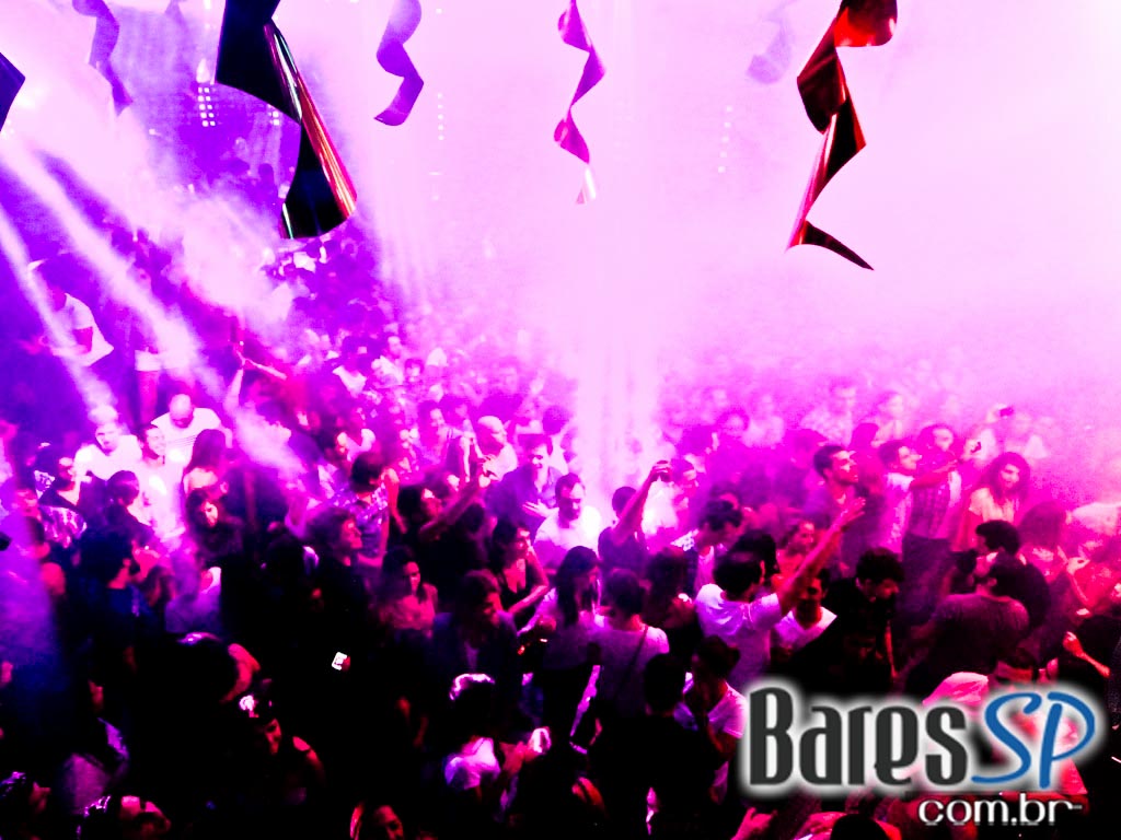 DJs convidados na noite de sexta-feira na The Week DJs convidados na noite de sexta-feira na The Week