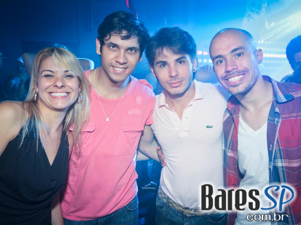 DJs convidados na noite de sexta-feira na The Week DJs convidados na noite de sexta-feira na The Week