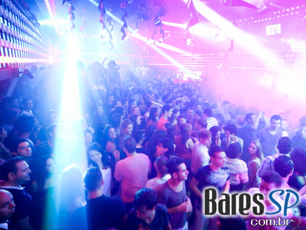 DJs convidados na noite de sexta-feira na The Week DJs convidados na noite de sexta-feira na The Week