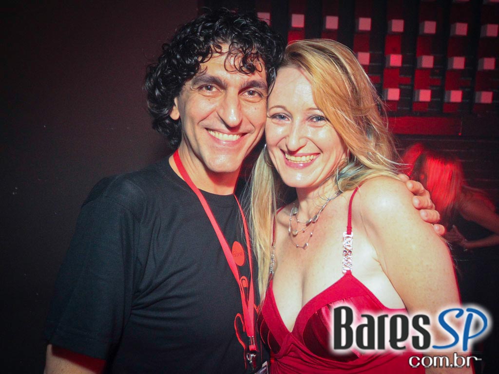 DJs convidados na noite de sexta-feira na The Week DJs convidados na noite de sexta-feira na The Week