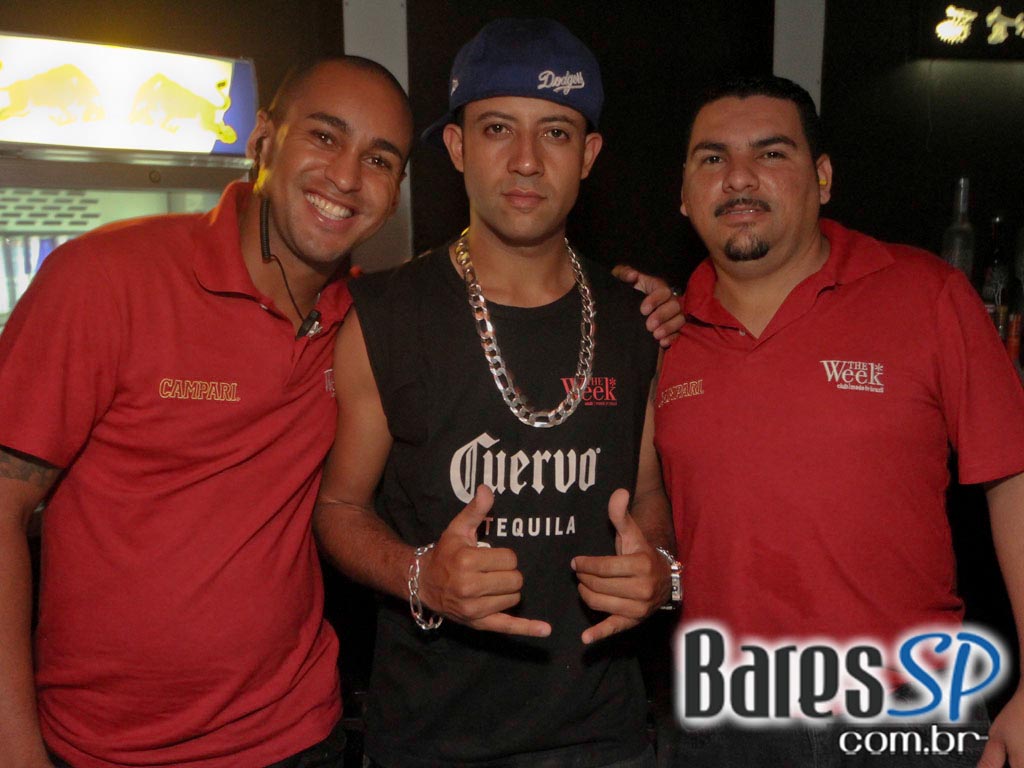 DJs convidados na noite de sexta-feira na The Week DJs convidados na noite de sexta-feira na The Week