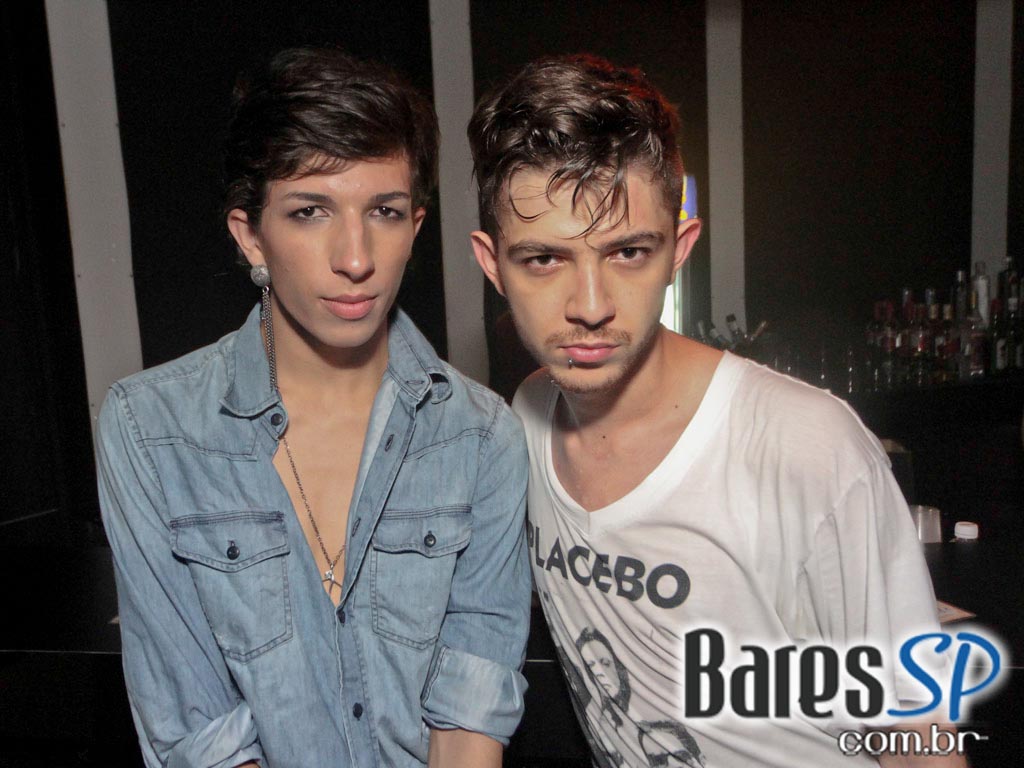 DJs convidados na noite de sexta-feira na The Week DJs convidados na noite de sexta-feira na The Week