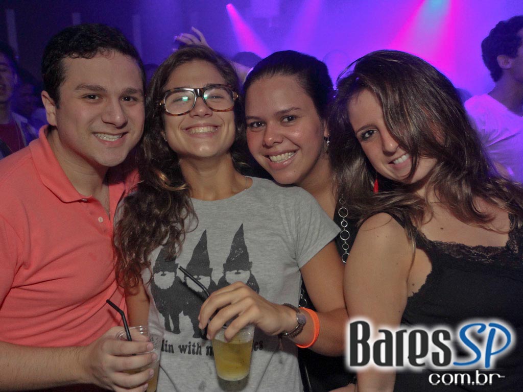 DJs convidados na noite de sexta-feira na The Week DJs convidados na noite de sexta-feira na The Week