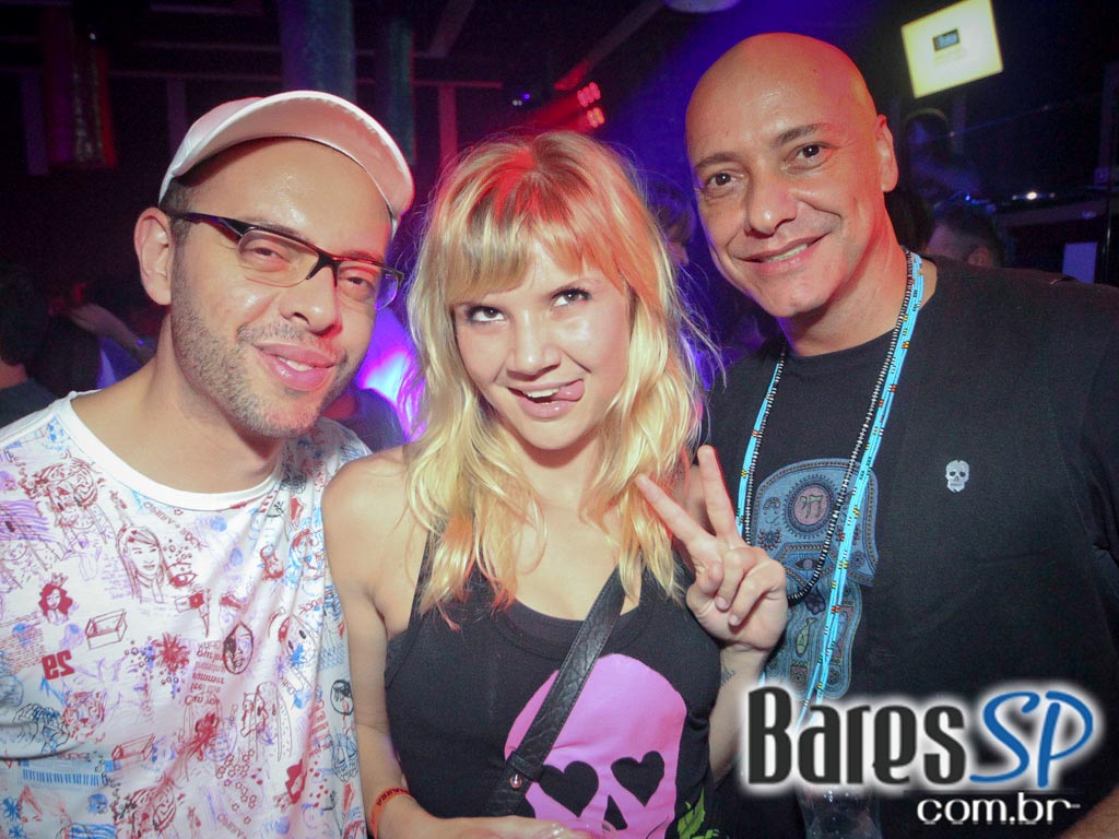 DJs convidados na noite de sexta-feira na The Week DJs convidados na noite de sexta-feira na The Week