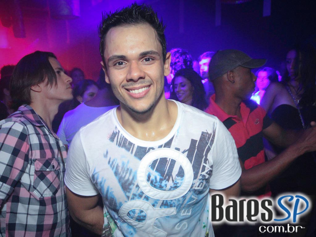 DJs convidados na noite de sexta-feira na The Week DJs convidados na noite de sexta-feira na The Week