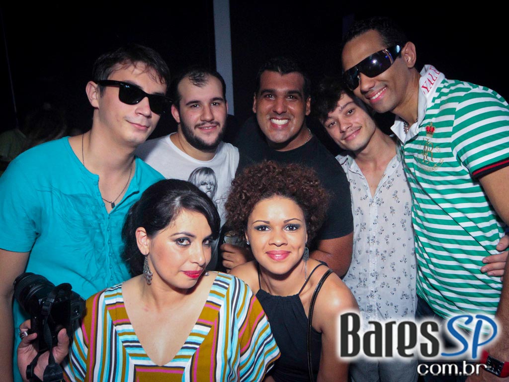 DJs convidados na noite de sexta-feira na The Week DJs convidados na noite de sexta-feira na The Week