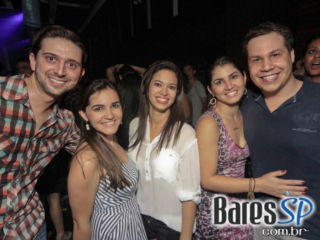 DJs convidados na noite de sexta-feira na The Week DJs convidados na noite de sexta-feira na The Week