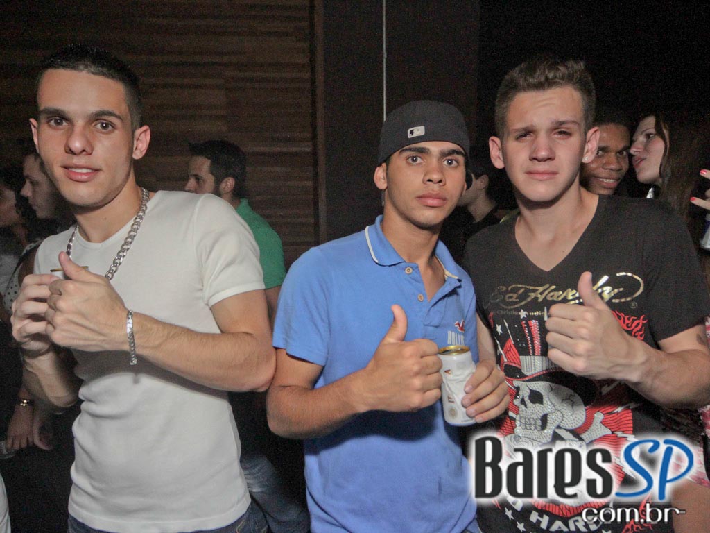 DJs convidados na noite de sexta-feira na The Week DJs convidados na noite de sexta-feira na The Week