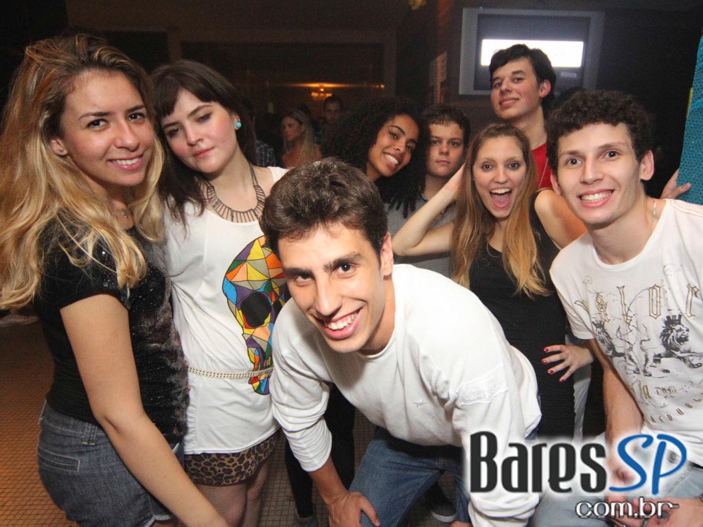 DJs convidados na noite de sexta-feira na The Week DJs convidados na noite de sexta-feira na The Week