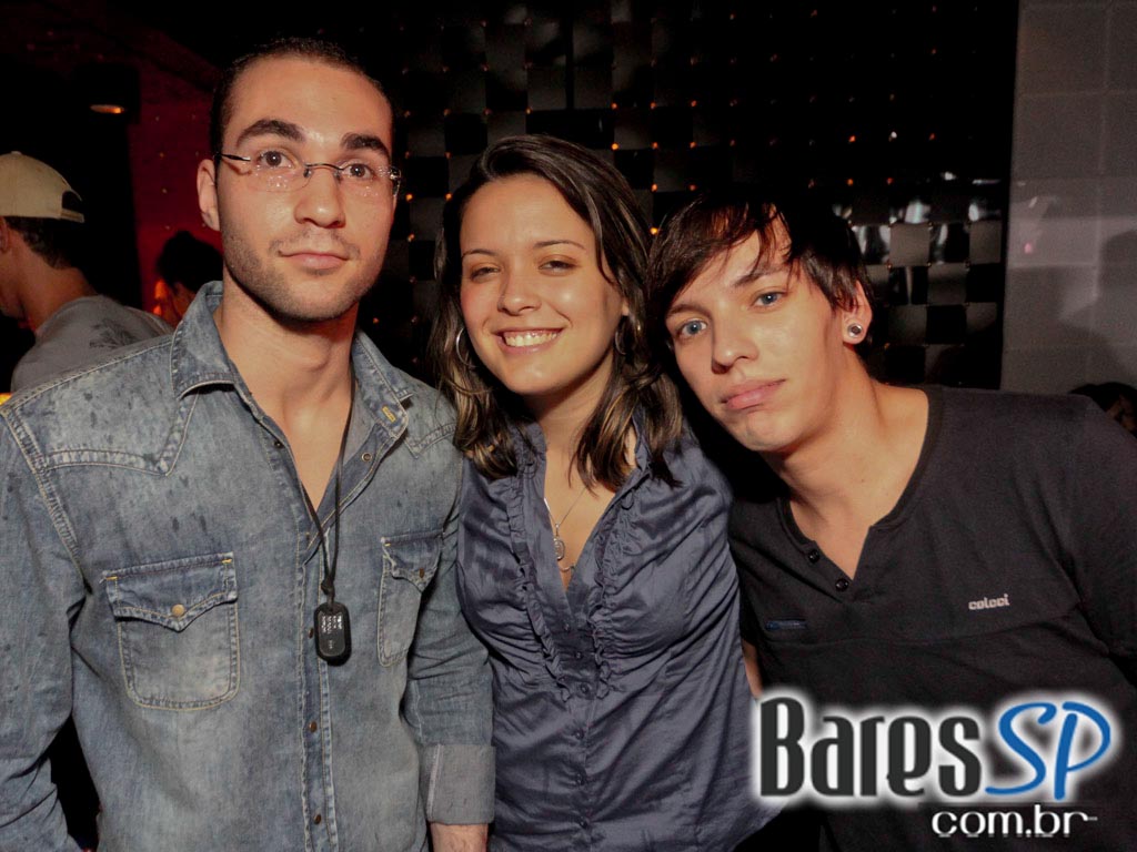 DJs convidados na noite de sexta-feira na The Week DJs convidados na noite de sexta-feira na The Week