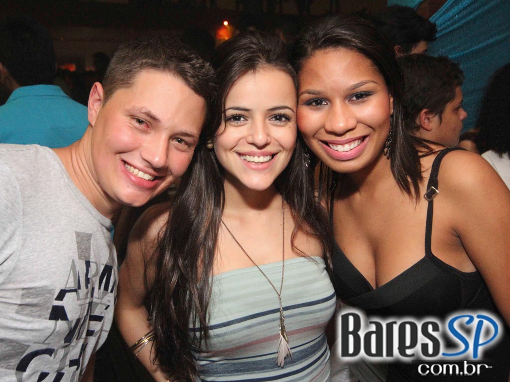 DJs convidados na noite de sexta-feira na The Week DJs convidados na noite de sexta-feira na The Week