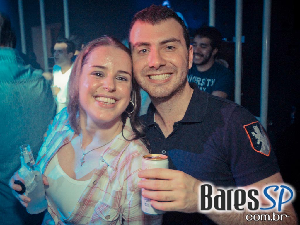 DJs convidados na noite de sexta-feira na The Week DJs convidados na noite de sexta-feira na The Week