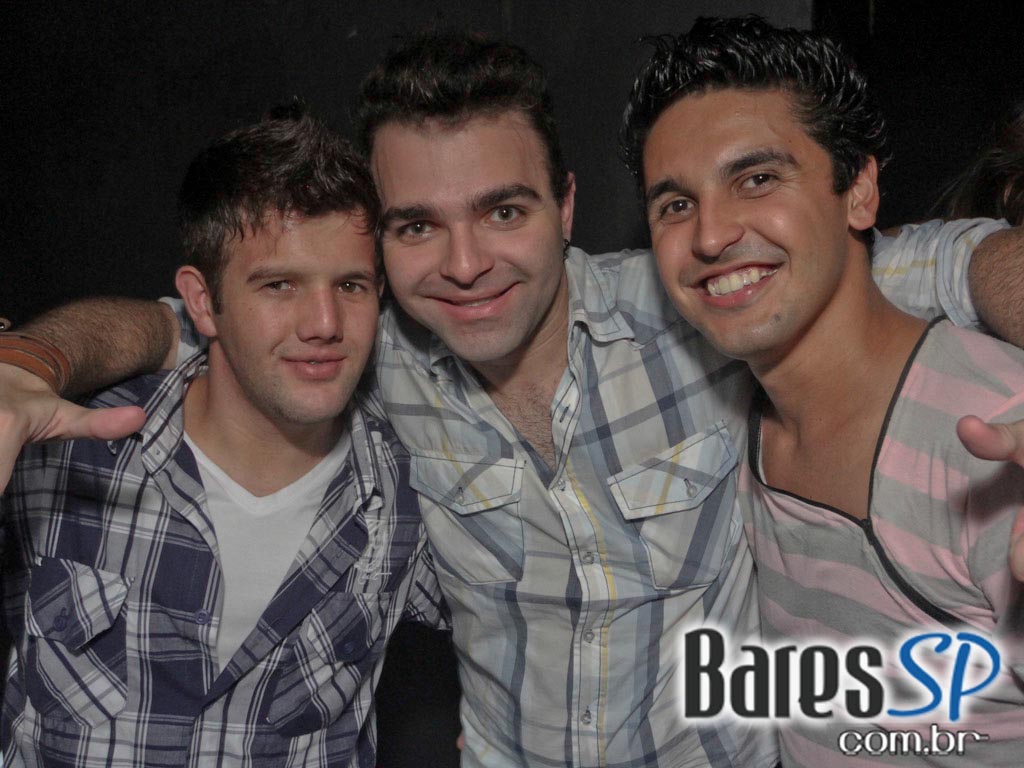 DJs convidados na noite de sexta-feira na The Week DJs convidados na noite de sexta-feira na The Week