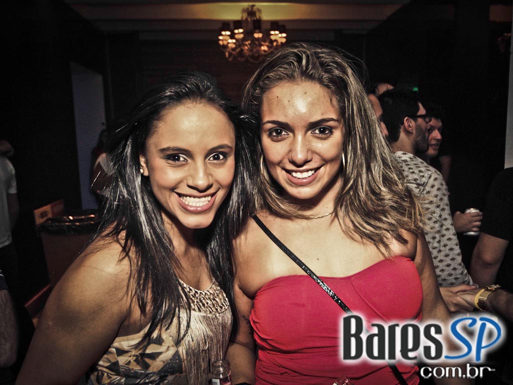 DJs convidados na noite de sexta-feira na The Week DJs convidados na noite de sexta-feira na The Week